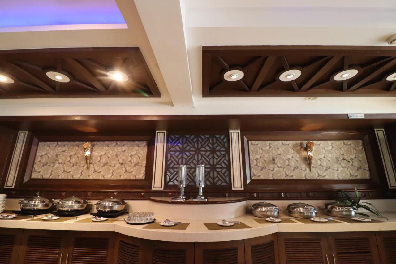 Crestmont Ashapurna Jaipur, Banipark Hotel Buitenkant foto