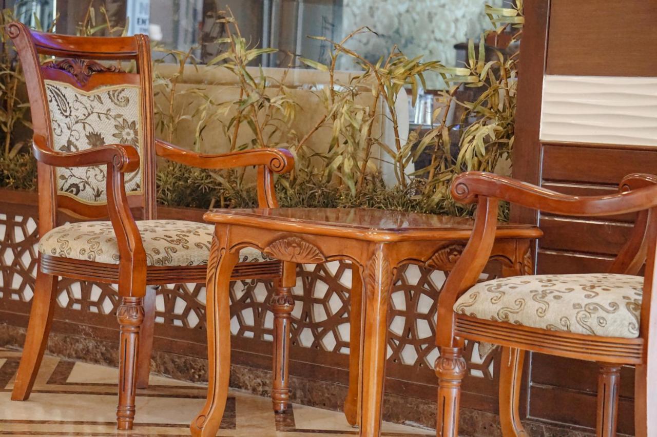 Crestmont Ashapurna Jaipur, Banipark Hotel Buitenkant foto