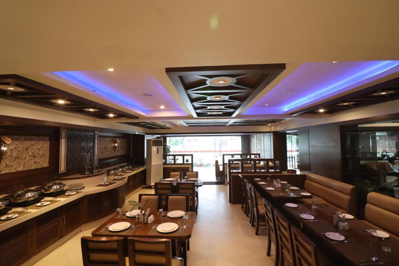 Crestmont Ashapurna Jaipur, Banipark Hotel Buitenkant foto