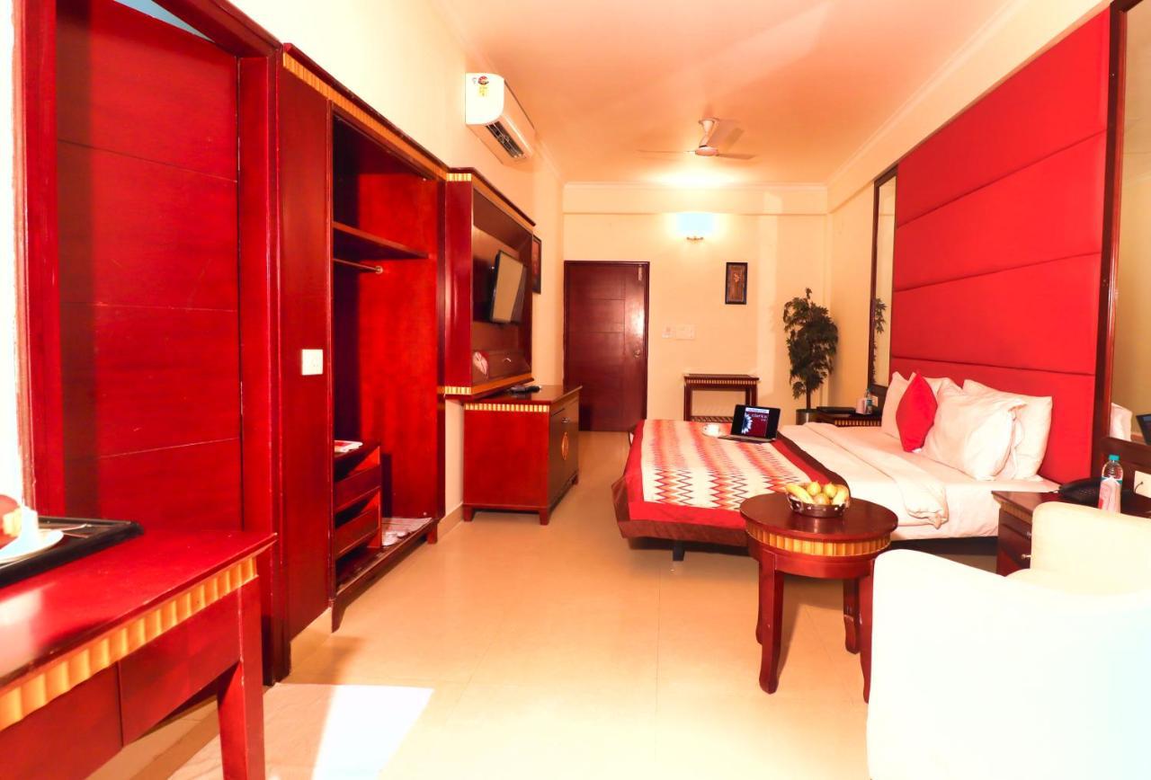 Crestmont Ashapurna Jaipur, Banipark Hotel Buitenkant foto