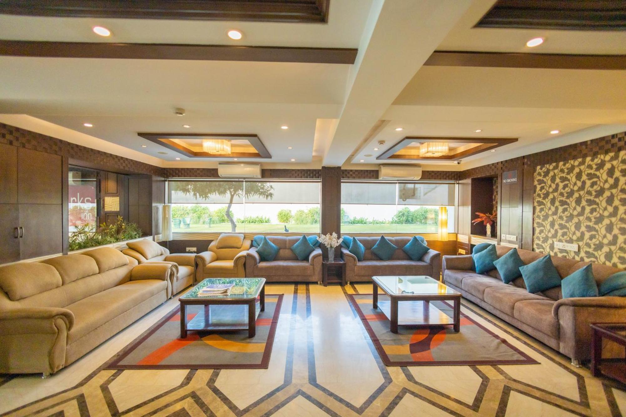 Crestmont Ashapurna Jaipur, Banipark Hotel Buitenkant foto