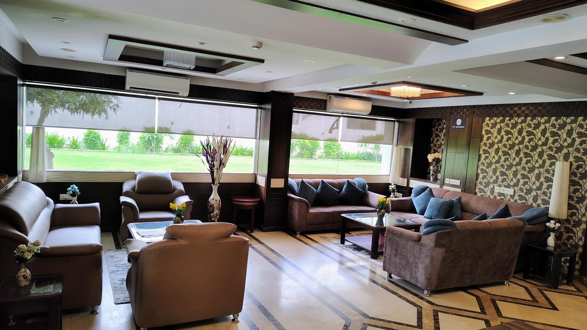 Crestmont Ashapurna Jaipur, Banipark Hotel Buitenkant foto