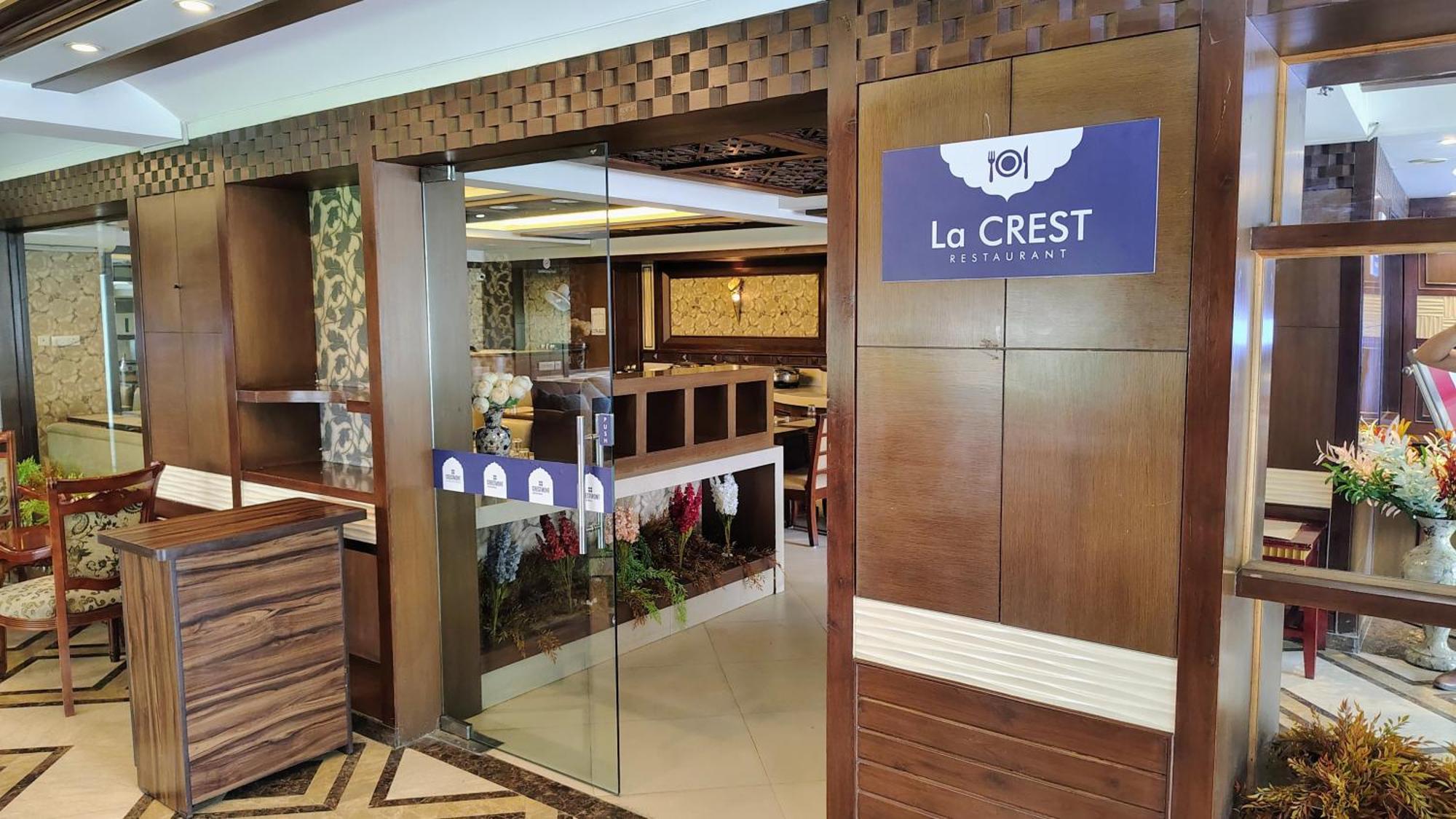 Crestmont Ashapurna Jaipur, Banipark Hotel Buitenkant foto