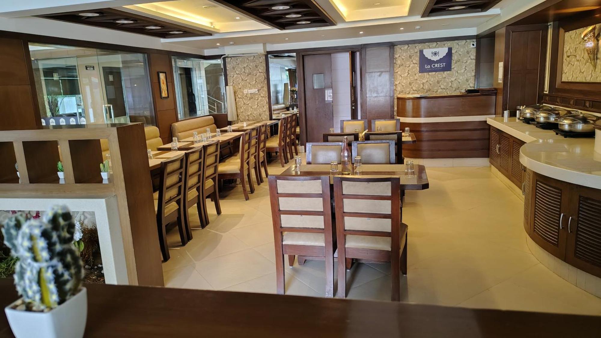 Crestmont Ashapurna Jaipur, Banipark Hotel Buitenkant foto