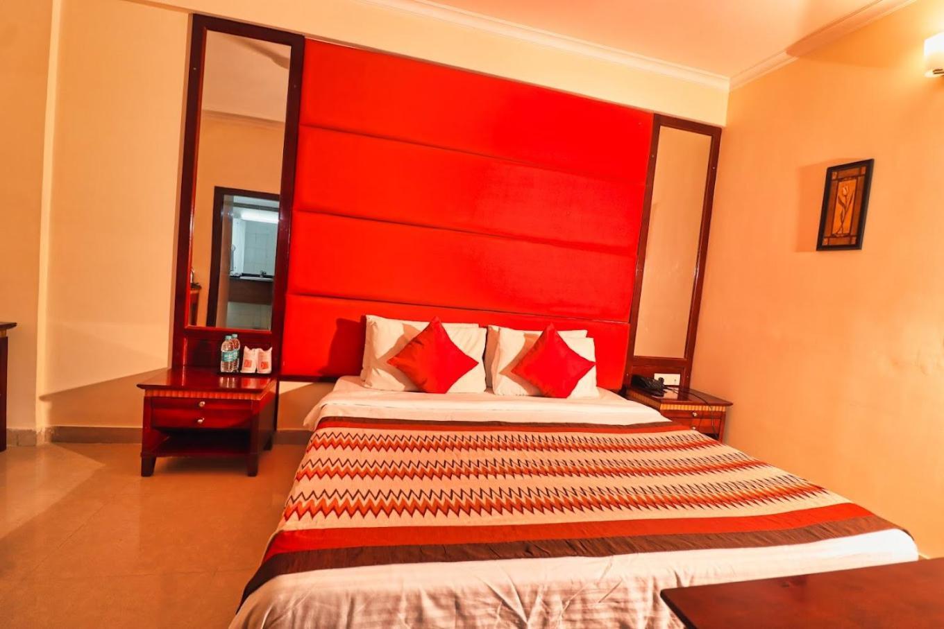 Crestmont Ashapurna Jaipur, Banipark Hotel Buitenkant foto
